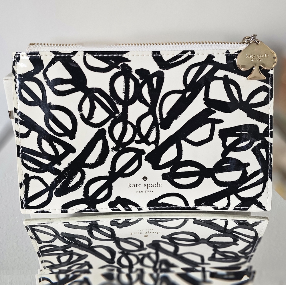 🍷​Kate Spade New York Literary Glasses Print Slim Pouch - Excellent Condition!